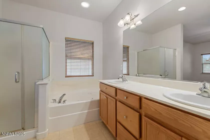 7620 Pioneer Ridge, Reno, Nevada 89506, 2 Bedrooms Bedrooms, ,2 BathroomsBathrooms,Residential,Residential,Pioneer Ridge,250053151