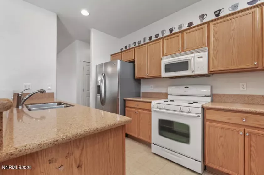 7620 Pioneer Ridge, Reno, Nevada 89506, 2 Bedrooms Bedrooms, ,2 BathroomsBathrooms,Residential,Residential,Pioneer Ridge,250053151