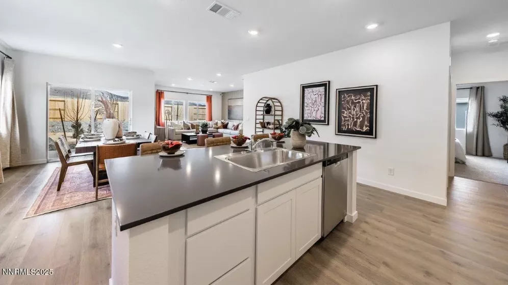 612 Union, Dayton, Nevada 89403, 4 Bedrooms Bedrooms, ,2 BathroomsBathrooms,Residential,Residential,Union,250053163