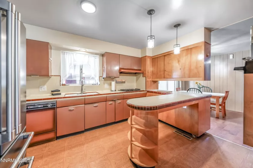 1890 Palisade, Reno, Nevada 89509, 2 Bedrooms Bedrooms, ,2 BathroomsBathrooms,Residential,Residential,Palisade,250053138