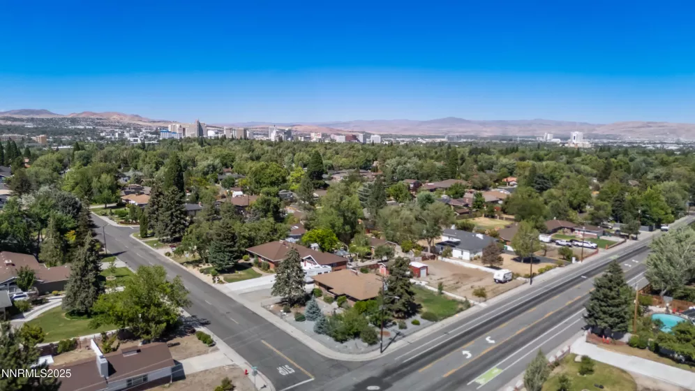 1890 Palisade, Reno, Nevada 89509, 2 Bedrooms Bedrooms, ,2 BathroomsBathrooms,Residential,Residential,Palisade,250053138