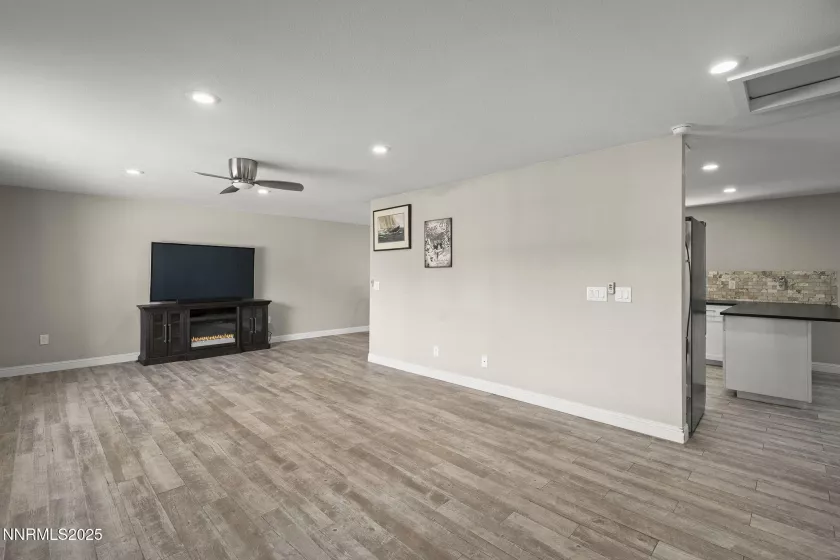 2001 Howard, Sparks, Nevada 89434, 3 Bedrooms Bedrooms, ,3 BathroomsBathrooms,Residential,Residential,Howard,250053149