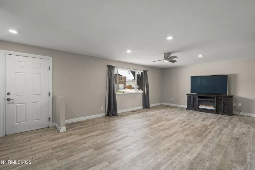 2001 Howard, Sparks, Nevada 89434, 3 Bedrooms Bedrooms, ,3 BathroomsBathrooms,Residential,Residential,Howard,250053149