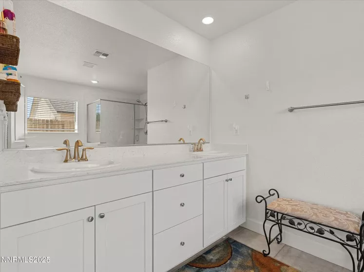 300 Littondale, Sparks, Nevada 89441, 4 Bedrooms Bedrooms, ,3 BathroomsBathrooms,Residential,Residential,Littondale,250053150