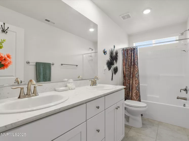 300 Littondale, Sparks, Nevada 89441, 4 Bedrooms Bedrooms, ,3 BathroomsBathrooms,Residential,Residential,Littondale,250053150