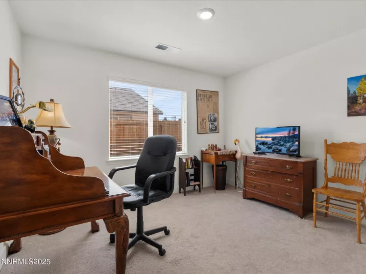 300 Littondale, Sparks, Nevada 89441, 4 Bedrooms Bedrooms, ,3 BathroomsBathrooms,Residential,Residential,Littondale,250053150