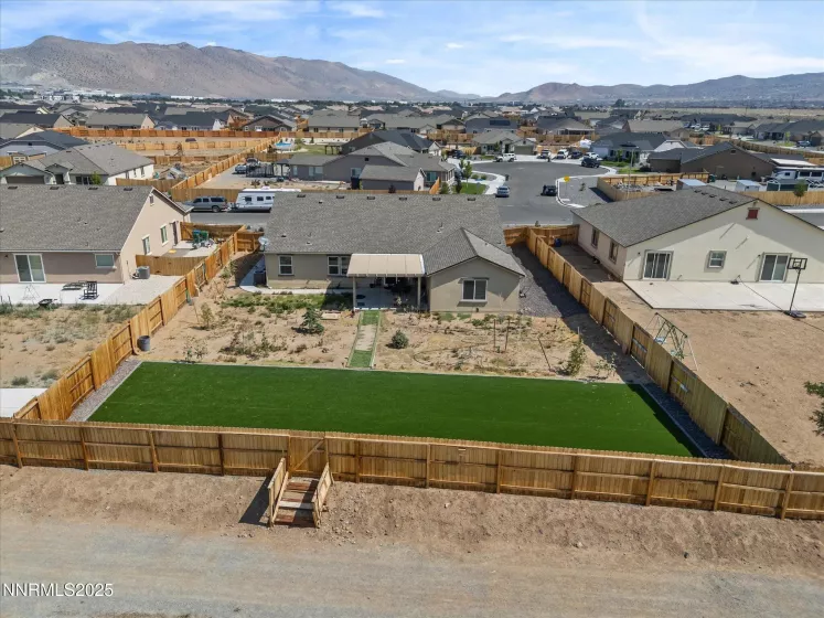 300 Littondale, Sparks, Nevada 89441, 4 Bedrooms Bedrooms, ,3 BathroomsBathrooms,Residential,Residential,Littondale,250053150