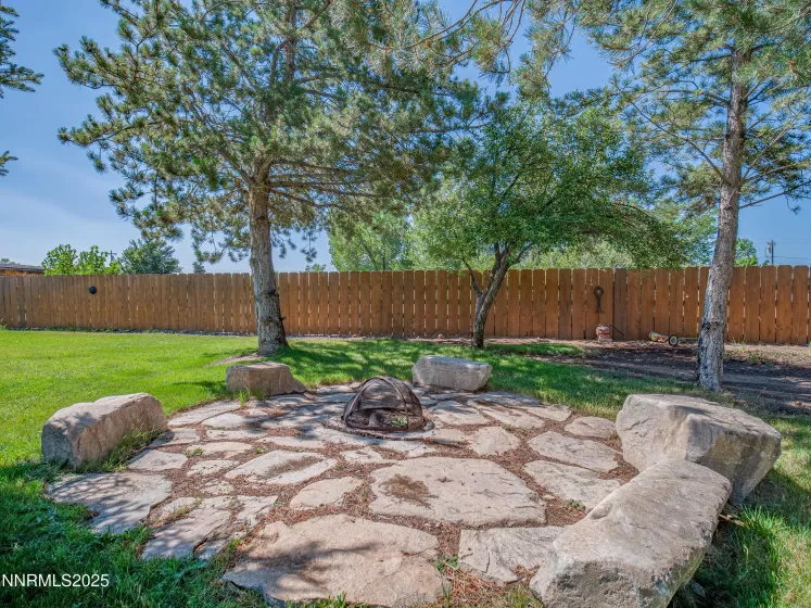 950 Morning Star, Gardnerville, Nevada 89460, 3 Bedrooms Bedrooms, ,2 BathroomsBathrooms,Residential,Residential,Morning Star,250053167