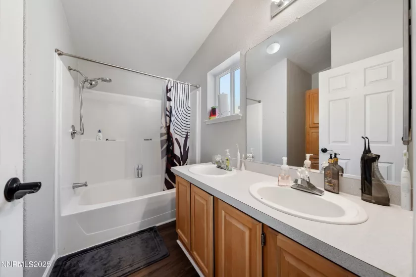 7571 Diamond Pointe, Reno, Nevada 89506, 3 Bedrooms Bedrooms, ,2 BathroomsBathrooms,Residential,Residential,Diamond Pointe,250053169