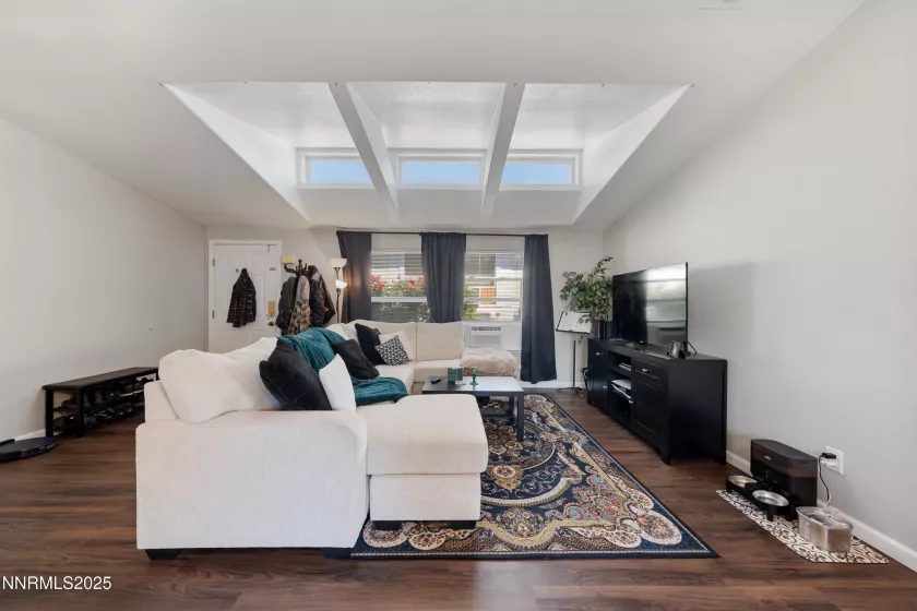 7571 Diamond Pointe, Reno, Nevada 89506, 3 Bedrooms Bedrooms, ,2 BathroomsBathrooms,Residential,Residential,Diamond Pointe,250053169
