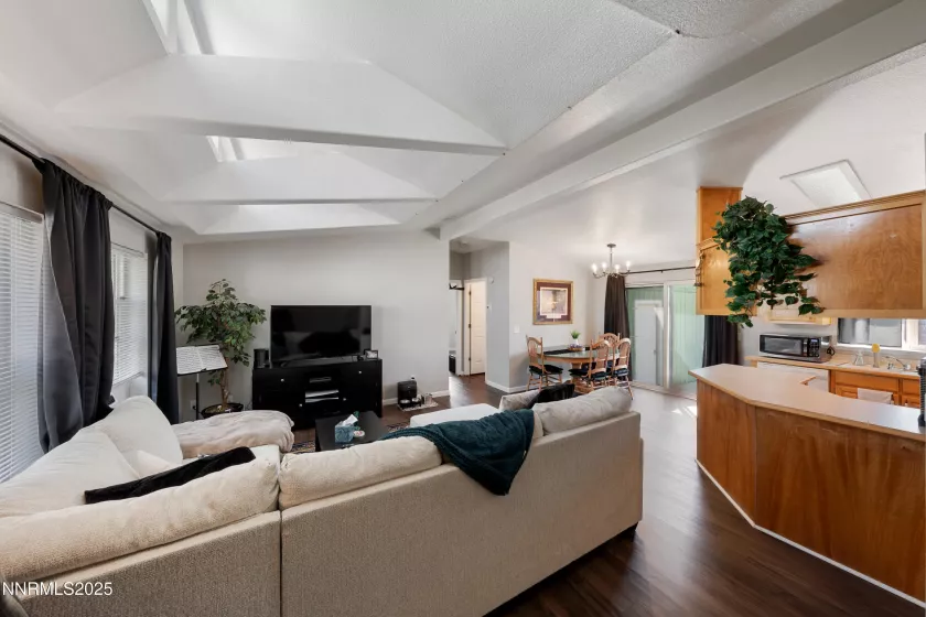 7571 Diamond Pointe, Reno, Nevada 89506, 3 Bedrooms Bedrooms, ,2 BathroomsBathrooms,Residential,Residential,Diamond Pointe,250053169
