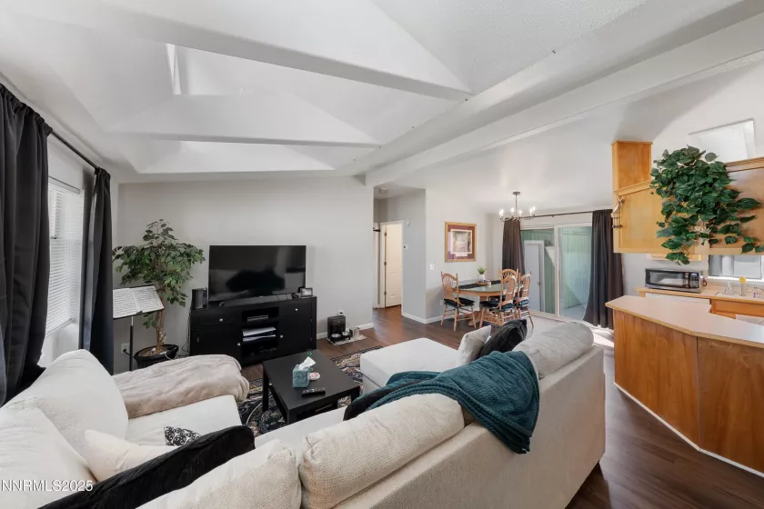7571 Diamond Pointe, Reno, Nevada 89506, 3 Bedrooms Bedrooms, ,2 BathroomsBathrooms,Residential,Residential,Diamond Pointe,250053169
