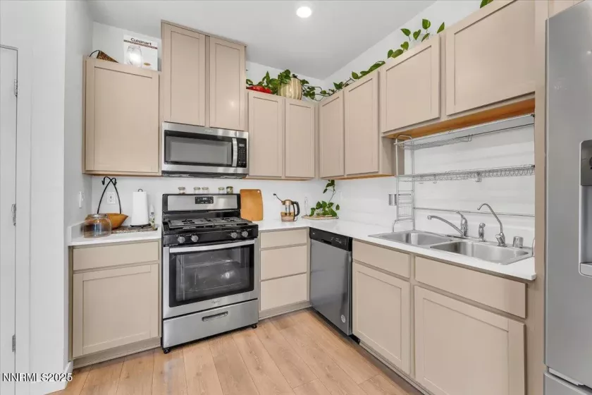 8838 Wolf Moon, Reno, Nevada 89506, 4 Bedrooms Bedrooms, ,3 BathroomsBathrooms,Residential,Residential,Wolf Moon,250053170