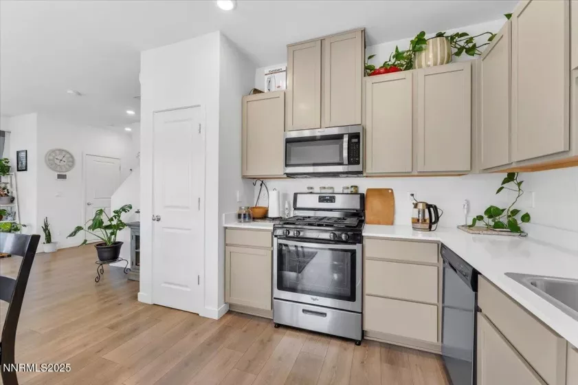 8838 Wolf Moon, Reno, Nevada 89506, 4 Bedrooms Bedrooms, ,3 BathroomsBathrooms,Residential,Residential,Wolf Moon,250053170