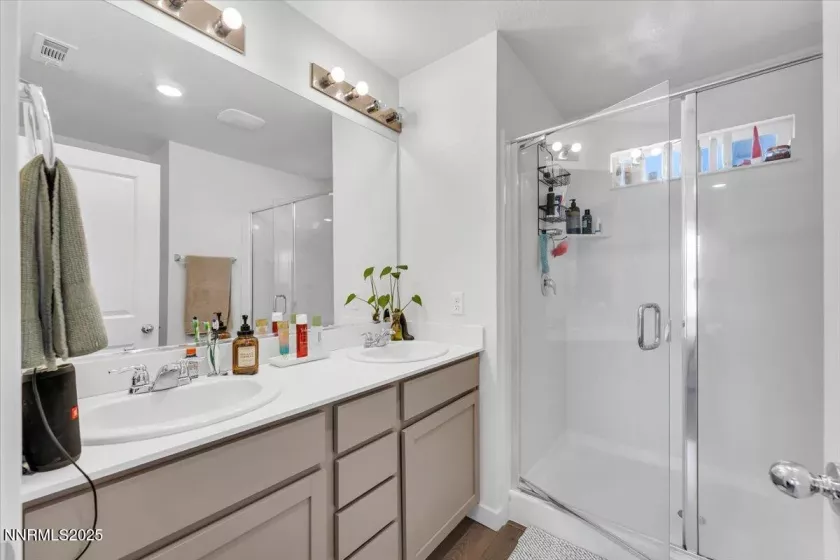 8838 Wolf Moon, Reno, Nevada 89506, 4 Bedrooms Bedrooms, ,3 BathroomsBathrooms,Residential,Residential,Wolf Moon,250053170