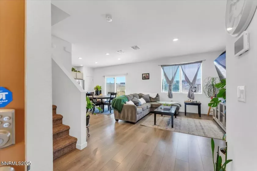 8838 Wolf Moon, Reno, Nevada 89506, 4 Bedrooms Bedrooms, ,3 BathroomsBathrooms,Residential,Residential,Wolf Moon,250053170
