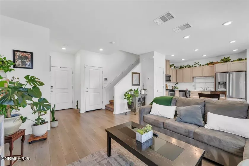 8838 Wolf Moon, Reno, Nevada 89506, 4 Bedrooms Bedrooms, ,3 BathroomsBathrooms,Residential,Residential,Wolf Moon,250053170