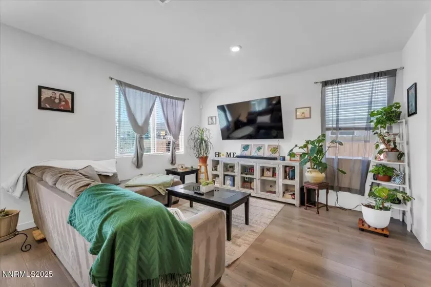 8838 Wolf Moon, Reno, Nevada 89506, 4 Bedrooms Bedrooms, ,3 BathroomsBathrooms,Residential,Residential,Wolf Moon,250053170