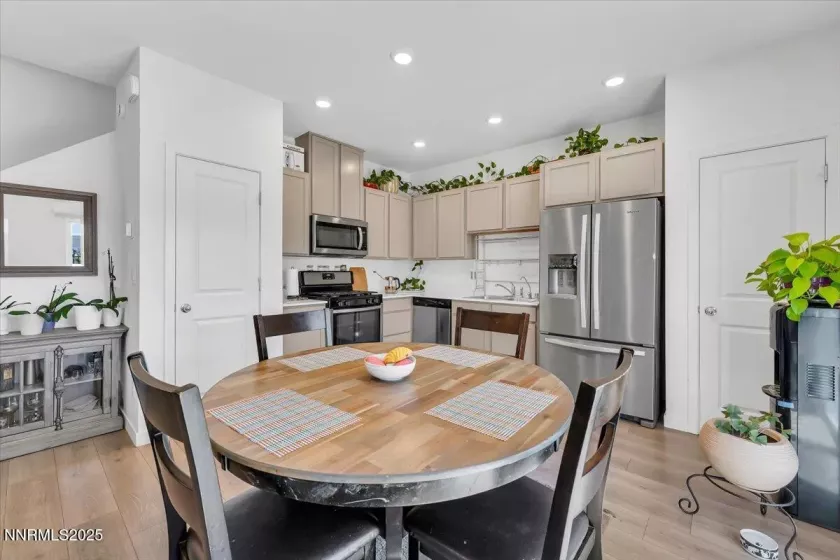 8838 Wolf Moon, Reno, Nevada 89506, 4 Bedrooms Bedrooms, ,3 BathroomsBathrooms,Residential,Residential,Wolf Moon,250053170