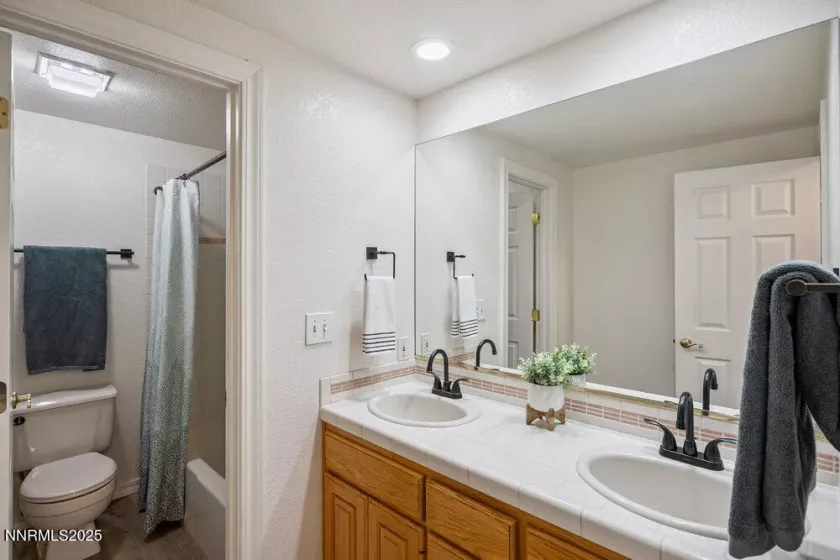 13475 Evening Song, Reno, Nevada 89511, 4 Bedrooms Bedrooms, ,3 BathroomsBathrooms,Residential,Residential,Evening Song,250053171