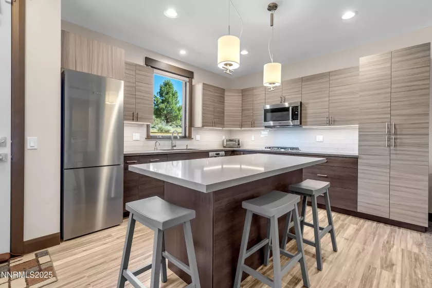 10025 Donalisha, Reno, Nevada 89511, 4 Bedrooms Bedrooms, ,5 BathroomsBathrooms,Residential,Residential,Donalisha,250053172