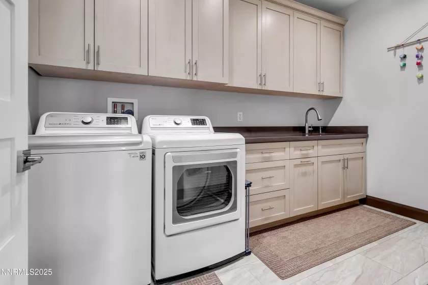 10025 Donalisha, Reno, Nevada 89511, 4 Bedrooms Bedrooms, ,5 BathroomsBathrooms,Residential,Residential,Donalisha,250053172