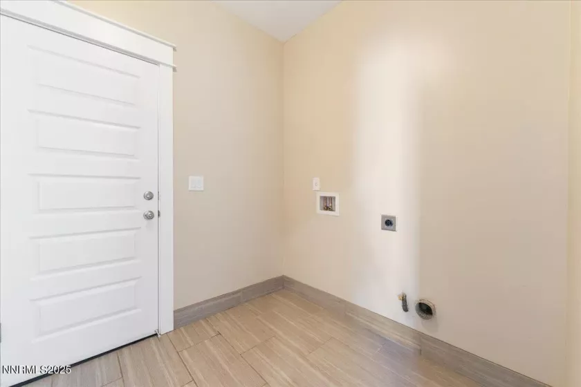 3485 Fairway, Sparks, Nevada 89431, 5 Bedrooms Bedrooms, ,3 BathroomsBathrooms,Residential,Residential,Fairway,250053174
