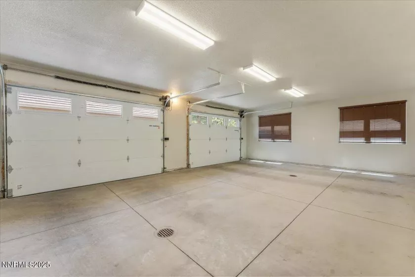 135 Yellow Pine, Reno, Nevada 89511, 3 Bedrooms Bedrooms, ,3 BathroomsBathrooms,Residential,Residential,Yellow Pine,250053184