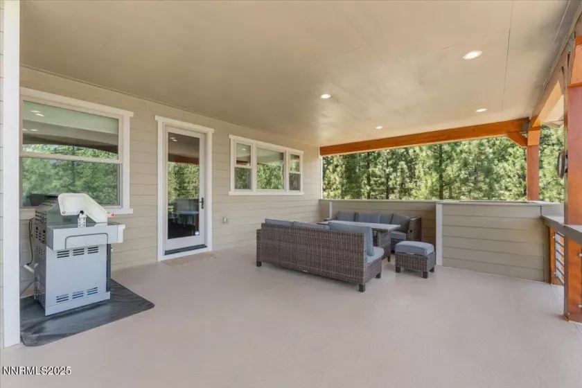135 Yellow Pine, Reno, Nevada 89511, 3 Bedrooms Bedrooms, ,3 BathroomsBathrooms,Residential,Residential,Yellow Pine,250053184