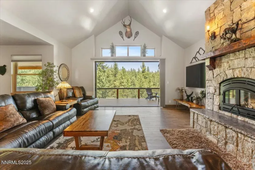 135 Yellow Pine, Reno, Nevada 89511, 3 Bedrooms Bedrooms, ,3 BathroomsBathrooms,Residential,Residential,Yellow Pine,250053184