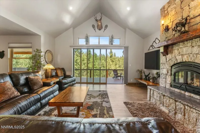 135 Yellow Pine, Reno, Nevada 89511, 3 Bedrooms Bedrooms, ,3 BathroomsBathrooms,Residential,Residential,Yellow Pine,250053184