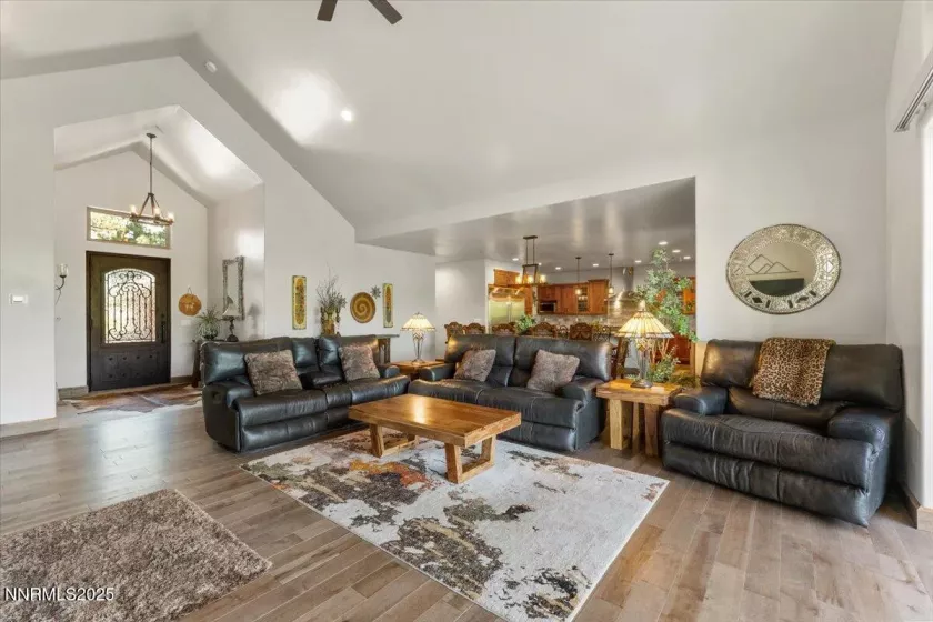135 Yellow Pine, Reno, Nevada 89511, 3 Bedrooms Bedrooms, ,3 BathroomsBathrooms,Residential,Residential,Yellow Pine,250053184