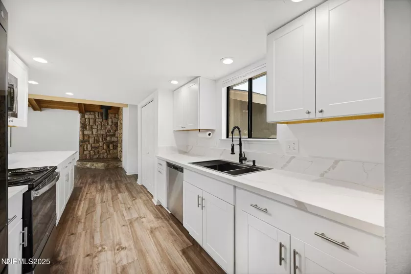2815 Severn, Reno, Nevada 89503, 4 Bedrooms Bedrooms, ,3 BathroomsBathrooms,Residential,Residential,Severn,250053183