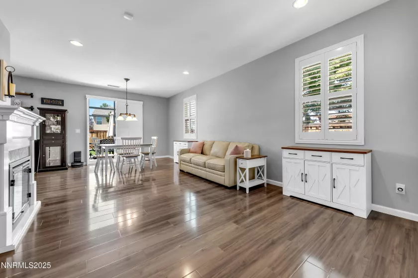 315 Pesaro, Reno, Nevada 89521, 3 Bedrooms Bedrooms, ,2 BathroomsBathrooms,Residential,Residential,Pesaro,250053187