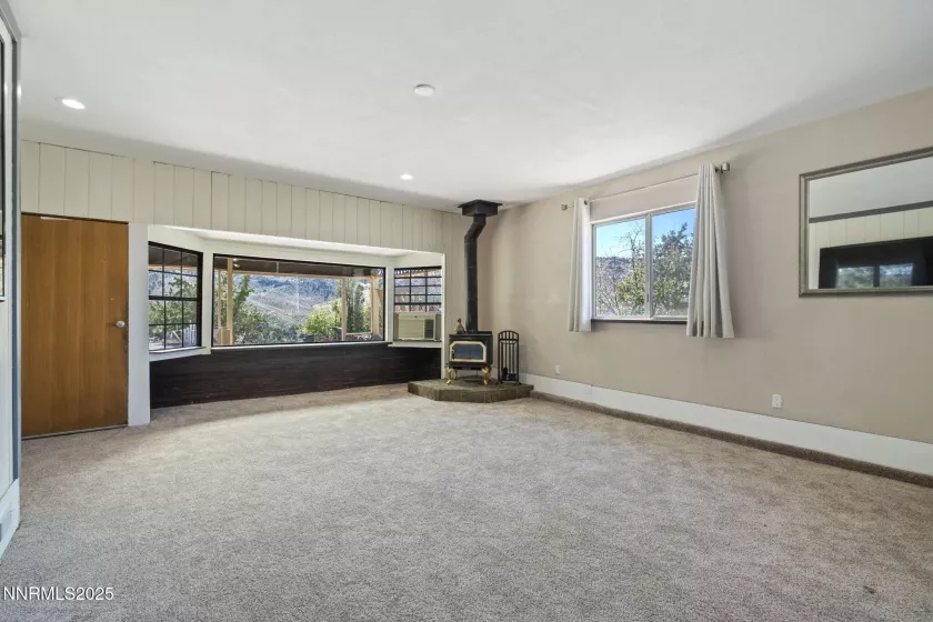 111 US-395, Gardnerville, Nevada 89410, 3 Bedrooms Bedrooms, ,2 BathroomsBathrooms,Residential,Residential,US-395,250053186