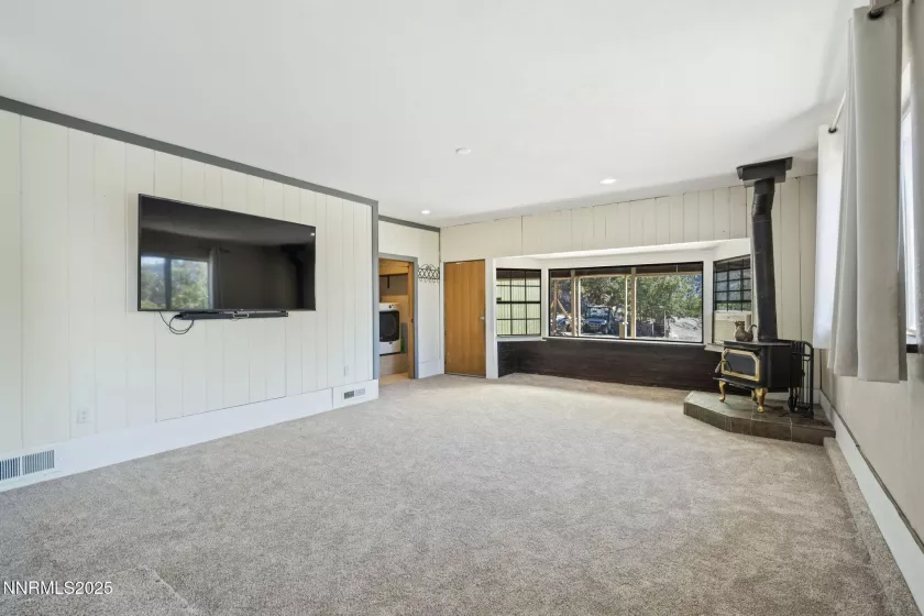 111 US-395, Gardnerville, Nevada 89410, 3 Bedrooms Bedrooms, ,2 BathroomsBathrooms,Residential,Residential,US-395,250053186