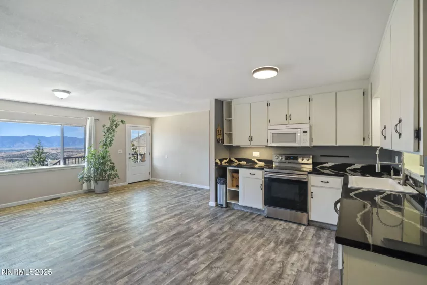 111 US-395, Gardnerville, Nevada 89410, 3 Bedrooms Bedrooms, ,2 BathroomsBathrooms,Residential,Residential,US-395,250053186