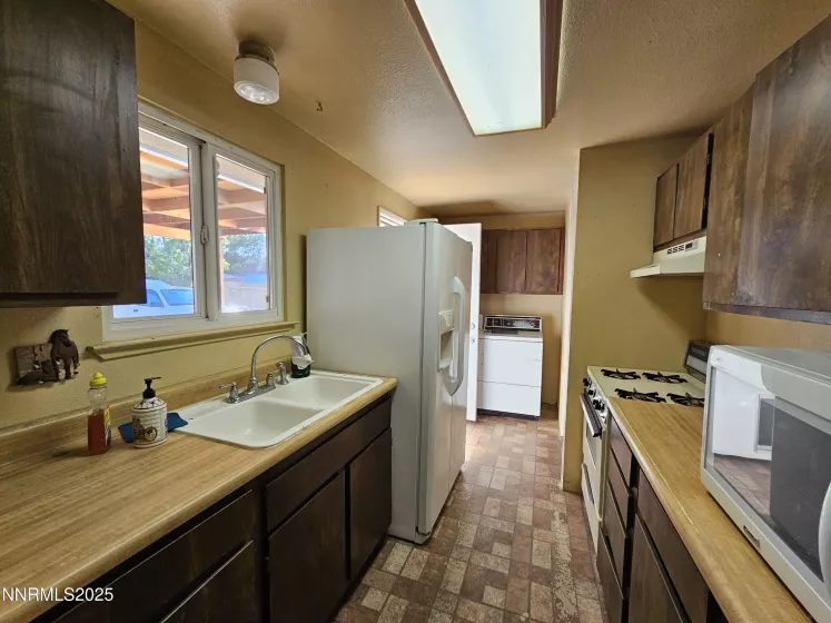 6480 David James, Sparks, Nevada 89436, 2 Bedrooms Bedrooms, ,1 BathroomBathrooms,Residential,Residential,David James,250053188