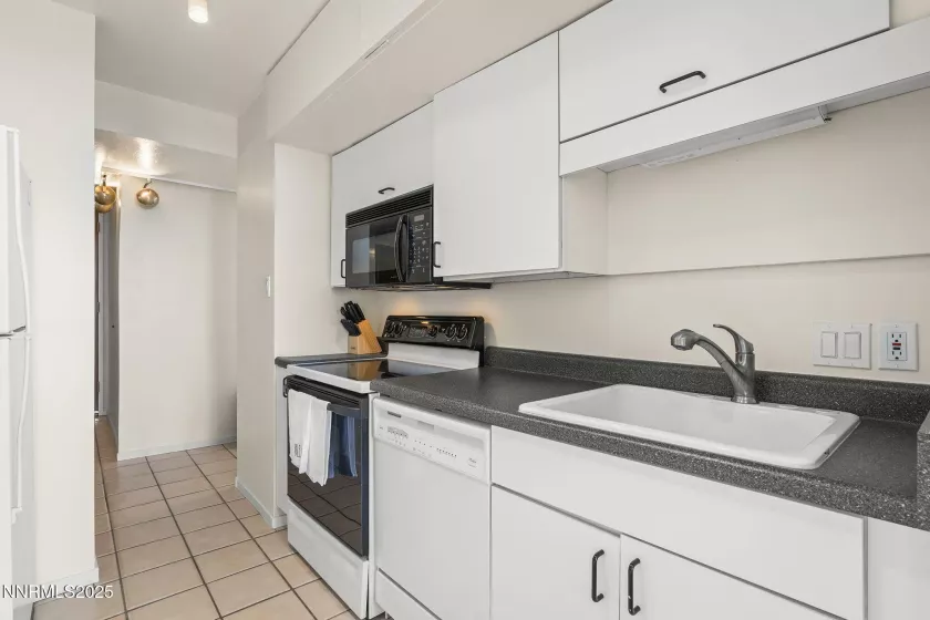 100 Arlington, Reno, Nevada 89501, 2 Bedrooms Bedrooms, ,2 BathroomsBathrooms,Residential,Residential,Arlington,250053197
