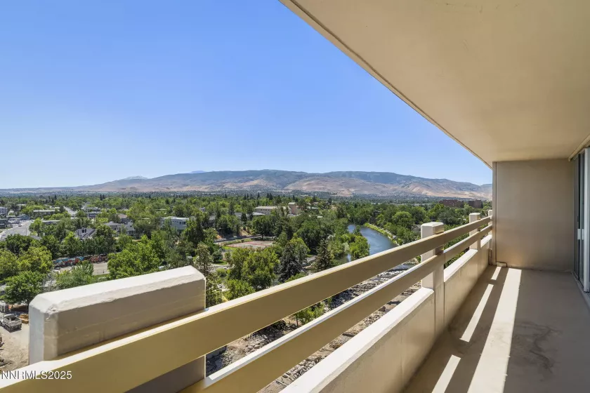 100 Arlington, Reno, Nevada 89501, 2 Bedrooms Bedrooms, ,2 BathroomsBathrooms,Residential,Residential,Arlington,250053197