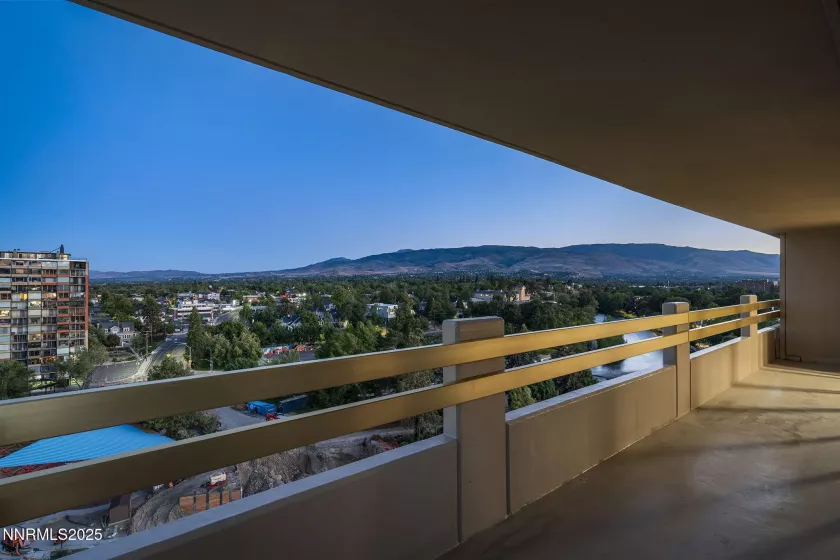 100 Arlington, Reno, Nevada 89501, 2 Bedrooms Bedrooms, ,2 BathroomsBathrooms,Residential,Residential,Arlington,250053197