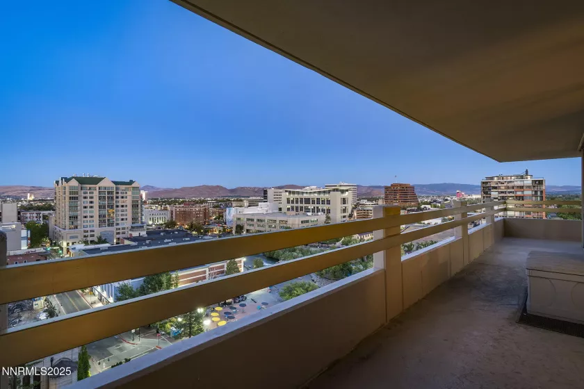 100 Arlington, Reno, Nevada 89501, 2 Bedrooms Bedrooms, ,2 BathroomsBathrooms,Residential,Residential,Arlington,250053197