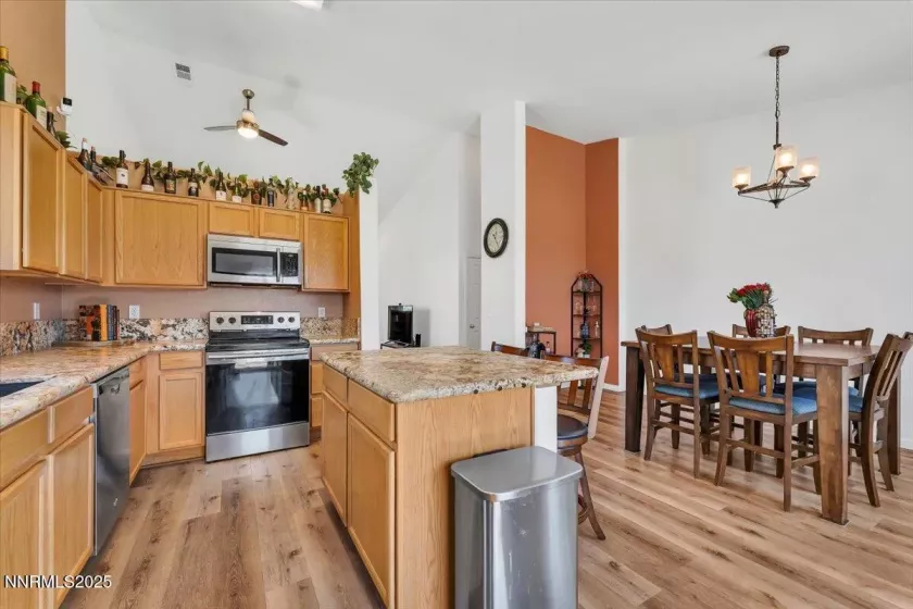 9175 Rising Moon, Reno, Nevada 89506, 3 Bedrooms Bedrooms, ,2 BathroomsBathrooms,Residential,Residential,Rising Moon,250053200