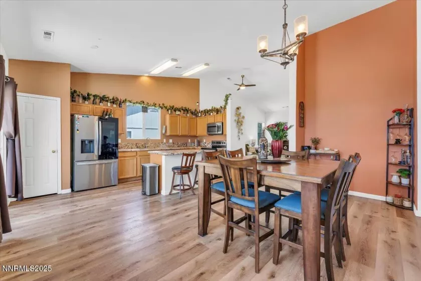 9175 Rising Moon, Reno, Nevada 89506, 3 Bedrooms Bedrooms, ,2 BathroomsBathrooms,Residential,Residential,Rising Moon,250053200