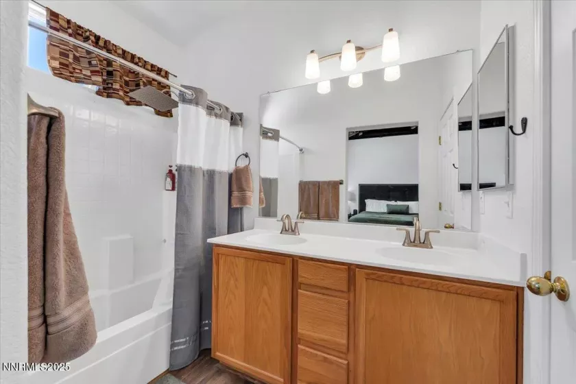 9175 Rising Moon, Reno, Nevada 89506, 3 Bedrooms Bedrooms, ,2 BathroomsBathrooms,Residential,Residential,Rising Moon,250053200