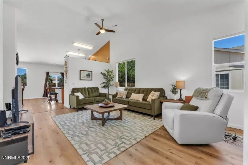 9175 Rising Moon, Reno, Nevada 89506, 3 Bedrooms Bedrooms, ,2 BathroomsBathrooms,Residential,Residential,Rising Moon,250053200