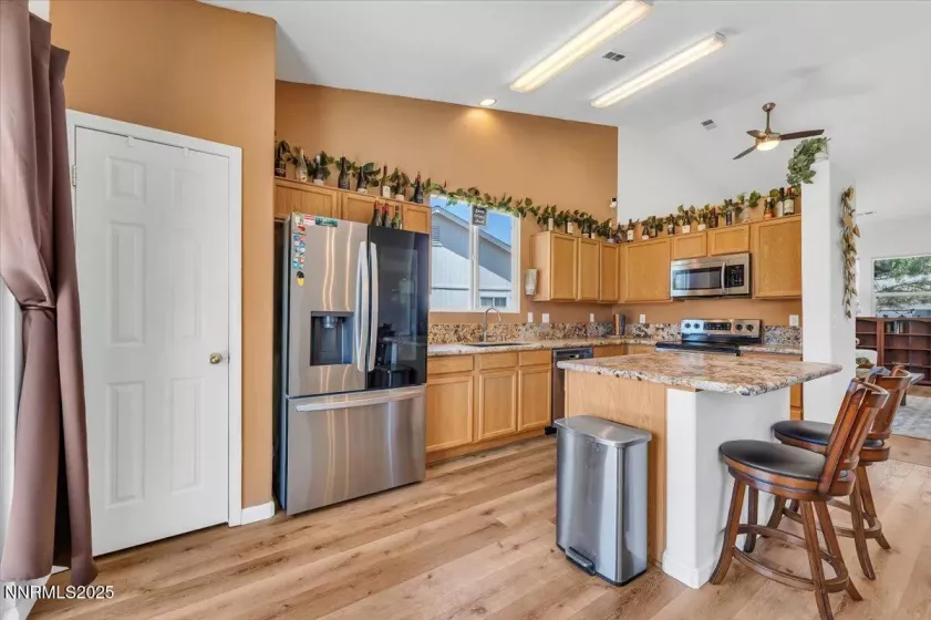 9175 Rising Moon, Reno, Nevada 89506, 3 Bedrooms Bedrooms, ,2 BathroomsBathrooms,Residential,Residential,Rising Moon,250053200
