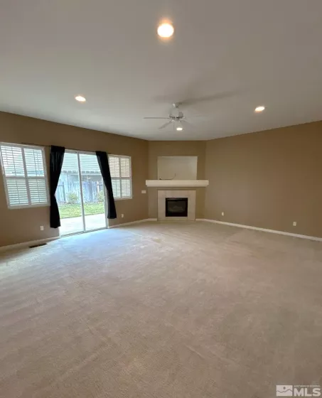 939 Turnberry, Sparks, Nevada 89436, 4 Bedrooms Bedrooms, ,2 BathroomsBathrooms,Residential Lease,Manufactured,Turnberry,250053201