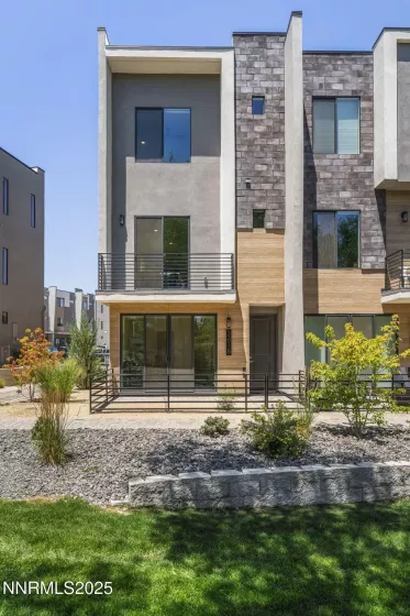 2618 Owl Rock, Reno, Nevada 89503, 2 Bedrooms Bedrooms, ,4 BathroomsBathrooms,Residential,Residential,Owl Rock,250053214