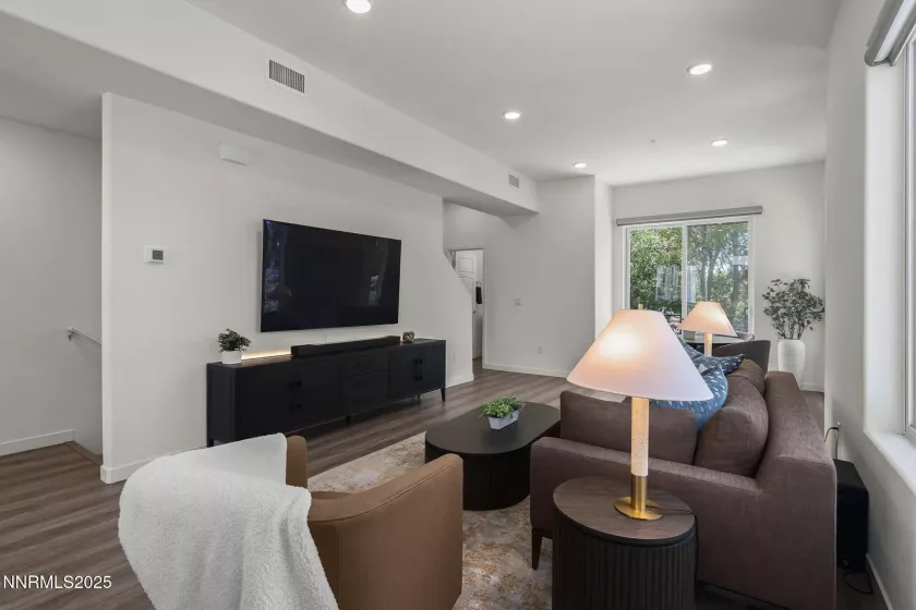 2618 Owl Rock, Reno, Nevada 89503, 2 Bedrooms Bedrooms, ,4 BathroomsBathrooms,Residential,Residential,Owl Rock,250053214